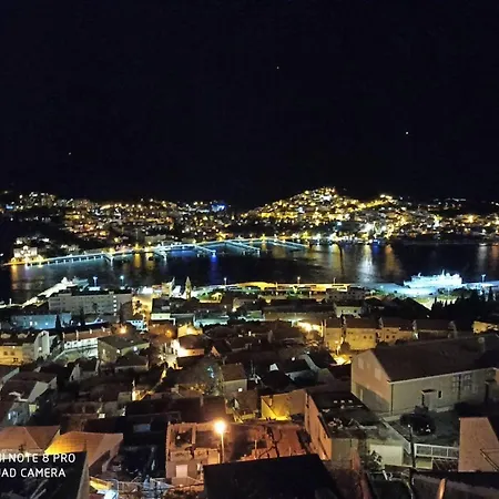 Πανσιόν Elezovic